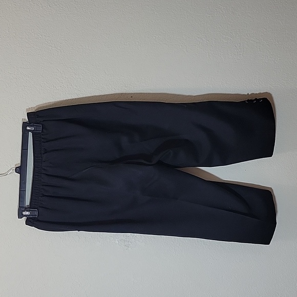 Gently Used Black Pants with Pockets - Picture 10 of 12